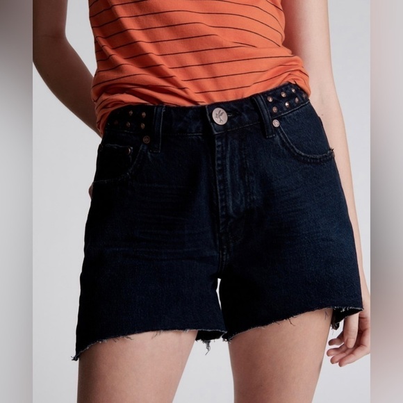 🆕One Teaspoon - Legend mom fit short - Picture 3 of 16